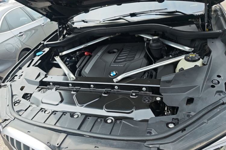 Used BMW X6 2021 xDrive40i M Sport Package Engine Bay