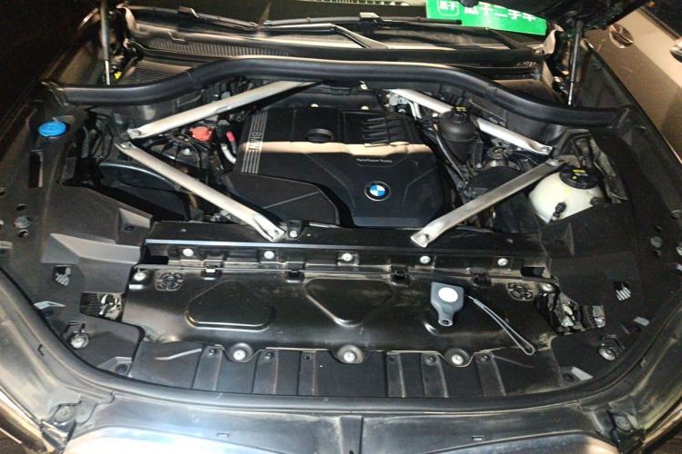 Used BMW X6 2021 xDrive30i M Sport Package Engine Bay