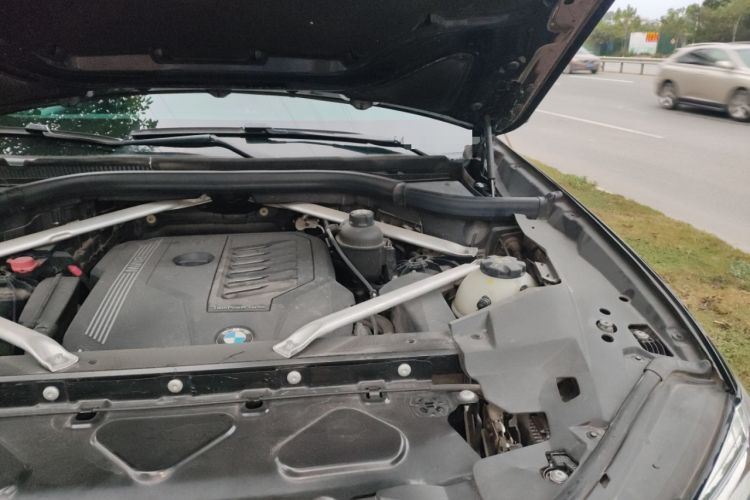 Used BMW X6 2021 xDrive40i M Sport Package Engine Bay Left