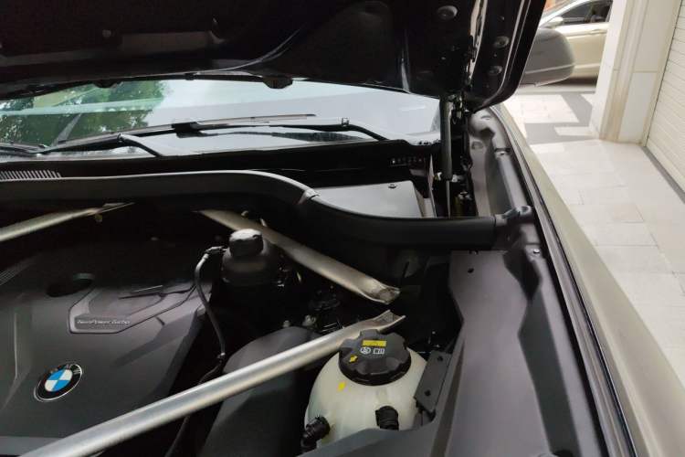 Used BMW X6 2021 xDrive30i M Sport Package Engine Bay Left