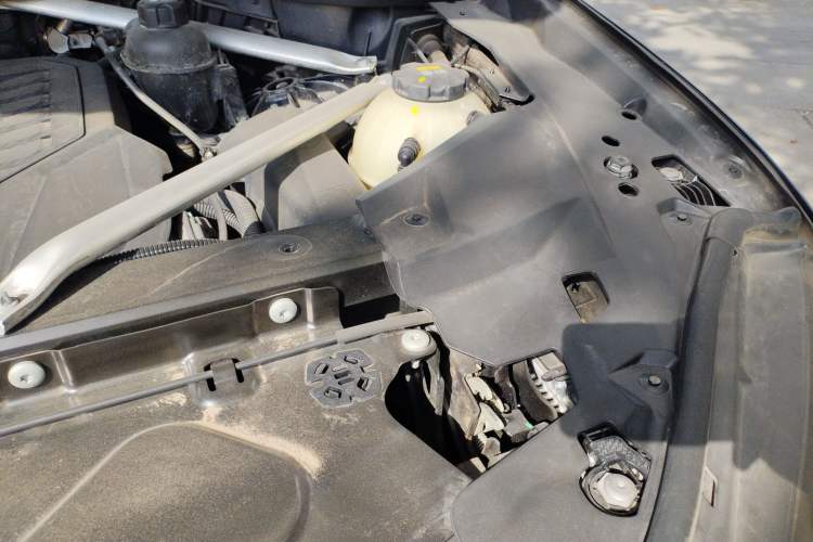 Used BMW X6 2021 xDrive40i M Sport Package Engine Bay Left