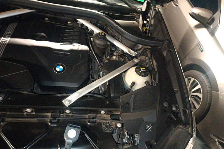 Used BMW X6 2021 xDrive30i M Sport Package Engine Bay Left