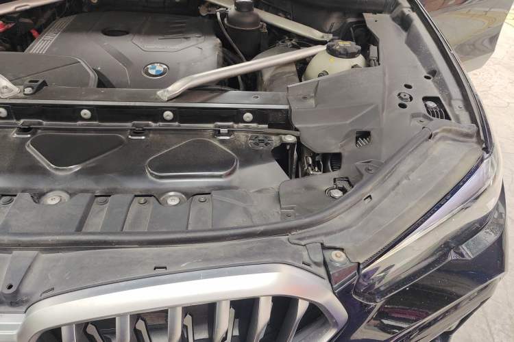 Used BMW X6 2021 xDrive30i M Sport Package Engine Bay Left