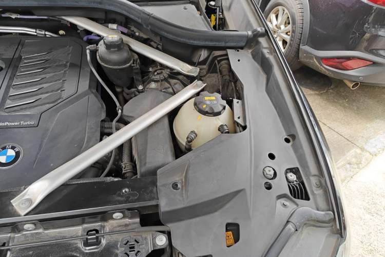 Used BMW X6 2021 xDrive40i M Sport Package Engine Bay Left
