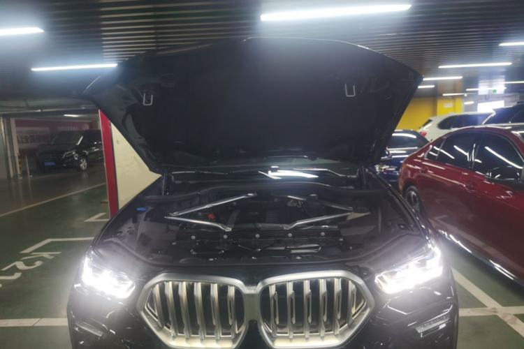 Used BMW X6 2021 xDrive40i M Sport Package Engine Bay