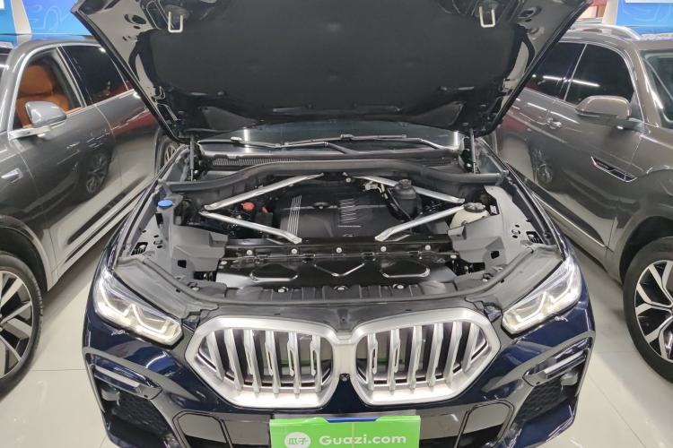 Used BMW X6 2021 xDrive40i M Sport Package Engine Bay