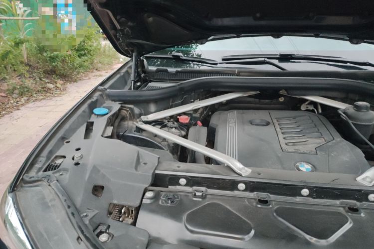 Used BMW X6 2021 xDrive40i M Sport Package Engine Bay Right