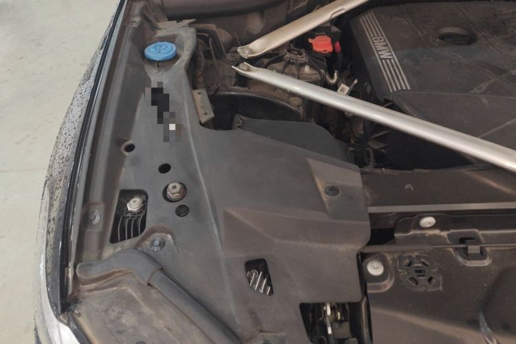 Used BMW X6 2021 xDrive30i M Sport Package Engine Bay Right