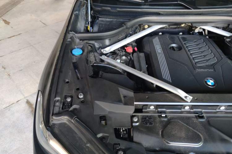 Used BMW X6 2021 xDrive40i M Sport Package Engine Bay Right