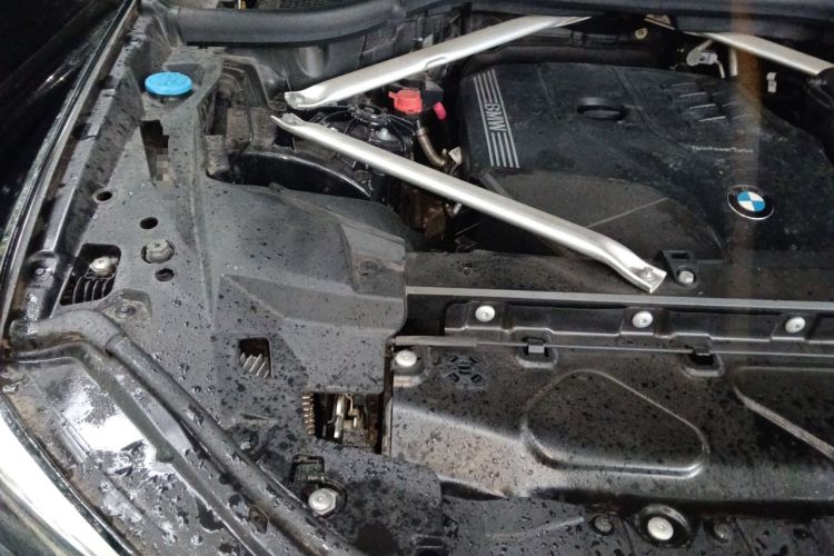 Used BMW X6 2021 xDrive30i M Sport Package Engine Bay Right