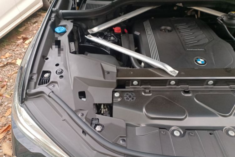 Used BMW X6 2021 xDrive40i Luxury Model with M Sport Package Engine Bay Right