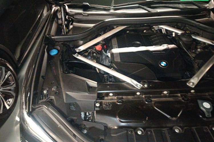 Used BMW X6 2021 xDrive30i M Sport Package Engine Bay Right