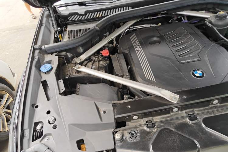 Used BMW X6 2021 xDrive40i M Sport Package Engine Bay Right