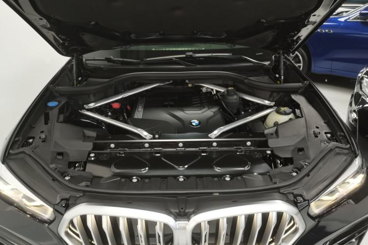Used BMW X6 2021 xDrive30i M Sport Package Engine Bay