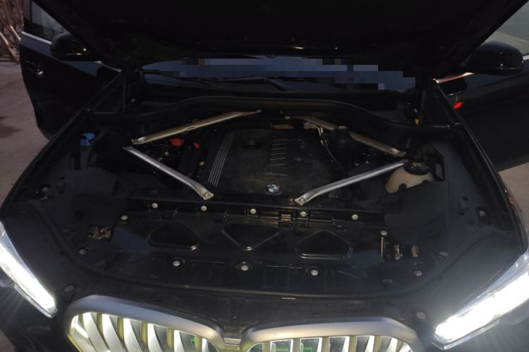 Used BMW X6 2021 xDrive40i Luxury Model with M Sport Package Engine Bay