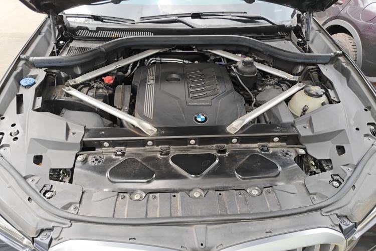 Used BMW X6 2021 xDrive40i M Sport Package Engine Bay
