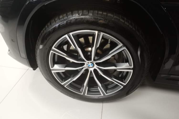 Used BMW X6 2021 xDrive30i M Sport Package Exterior 4