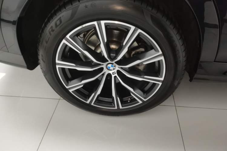 Used BMW X6 2021 xDrive30i M Sport Package Exterior 5