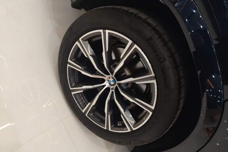 Used BMW X6 2021 xDrive40i M Sport Package Exterior 8