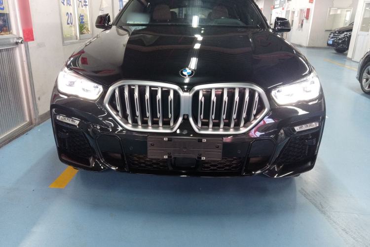 Used BMW X6 2021 xDrive40i Luxury Model with M Sport Package Front