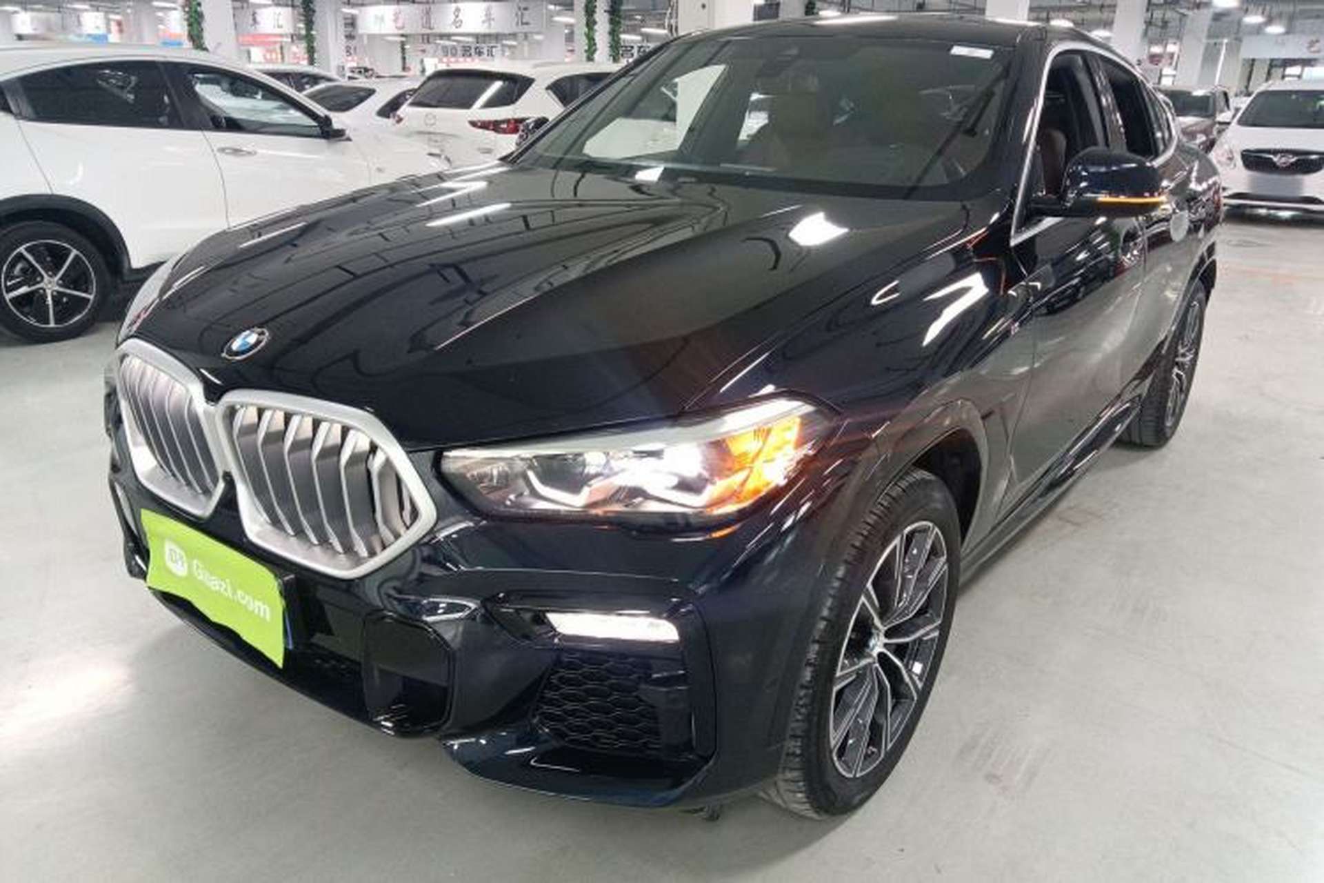 Used BMW X6 2021 xDrive30i M Sport Package Front Left 45 Deg