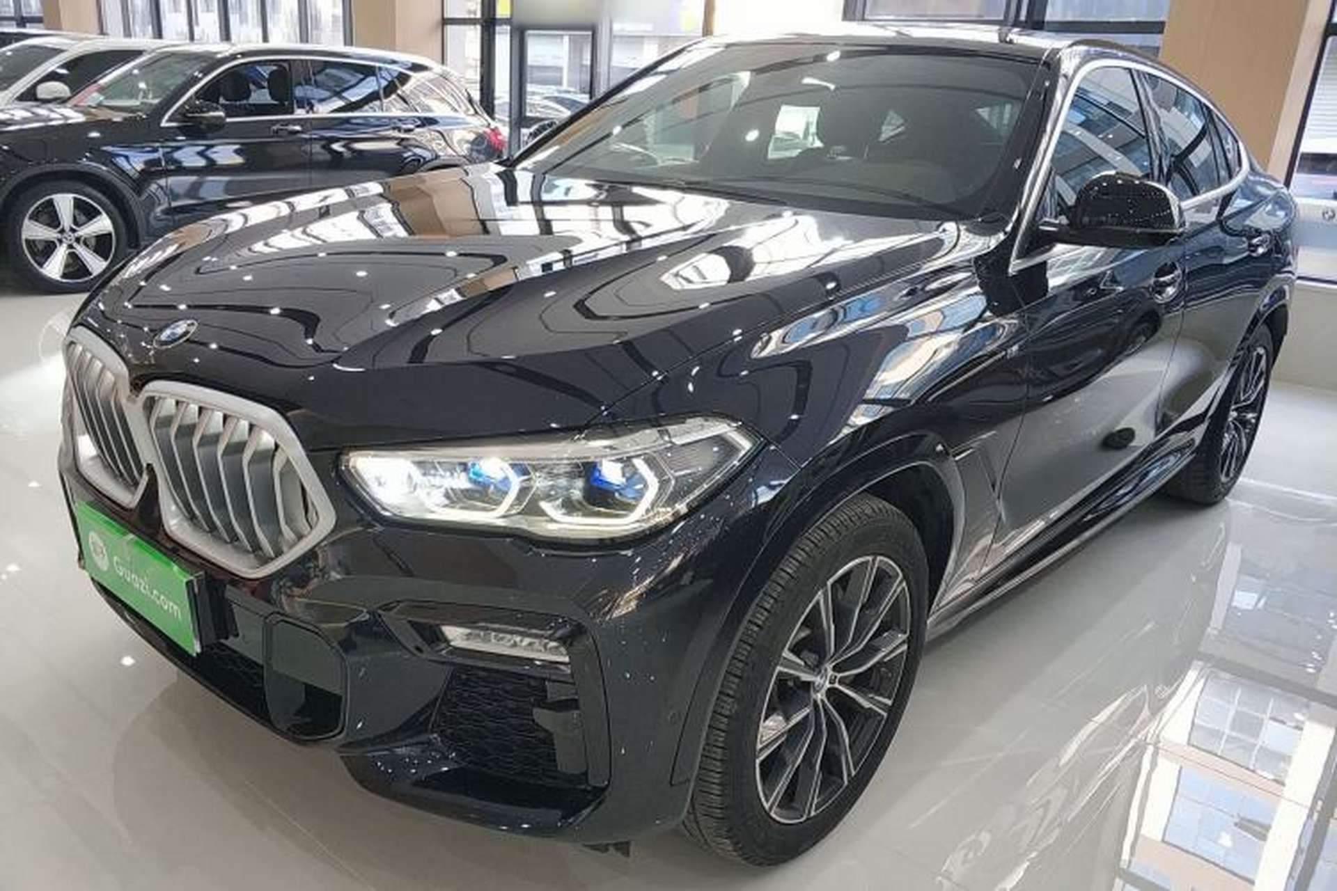 Used BMW X6 2021 xDrive40i M Sport Package Front Left 45 Deg