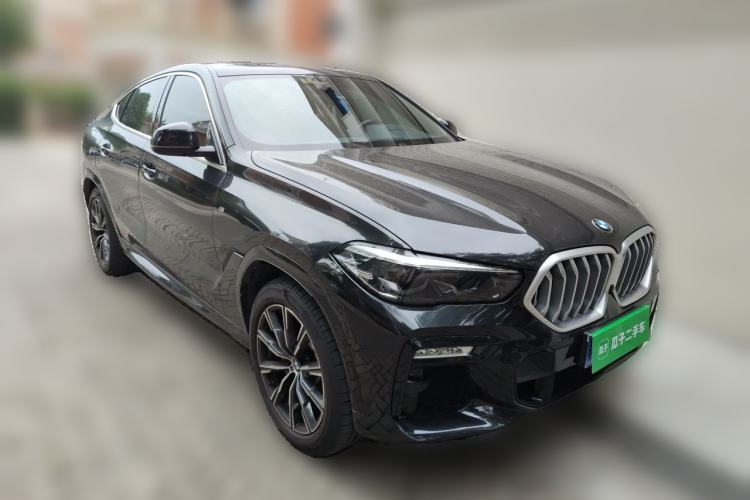 Used BMW X6 2021 xDrive30i M Sport Package Front Right 45 Deg