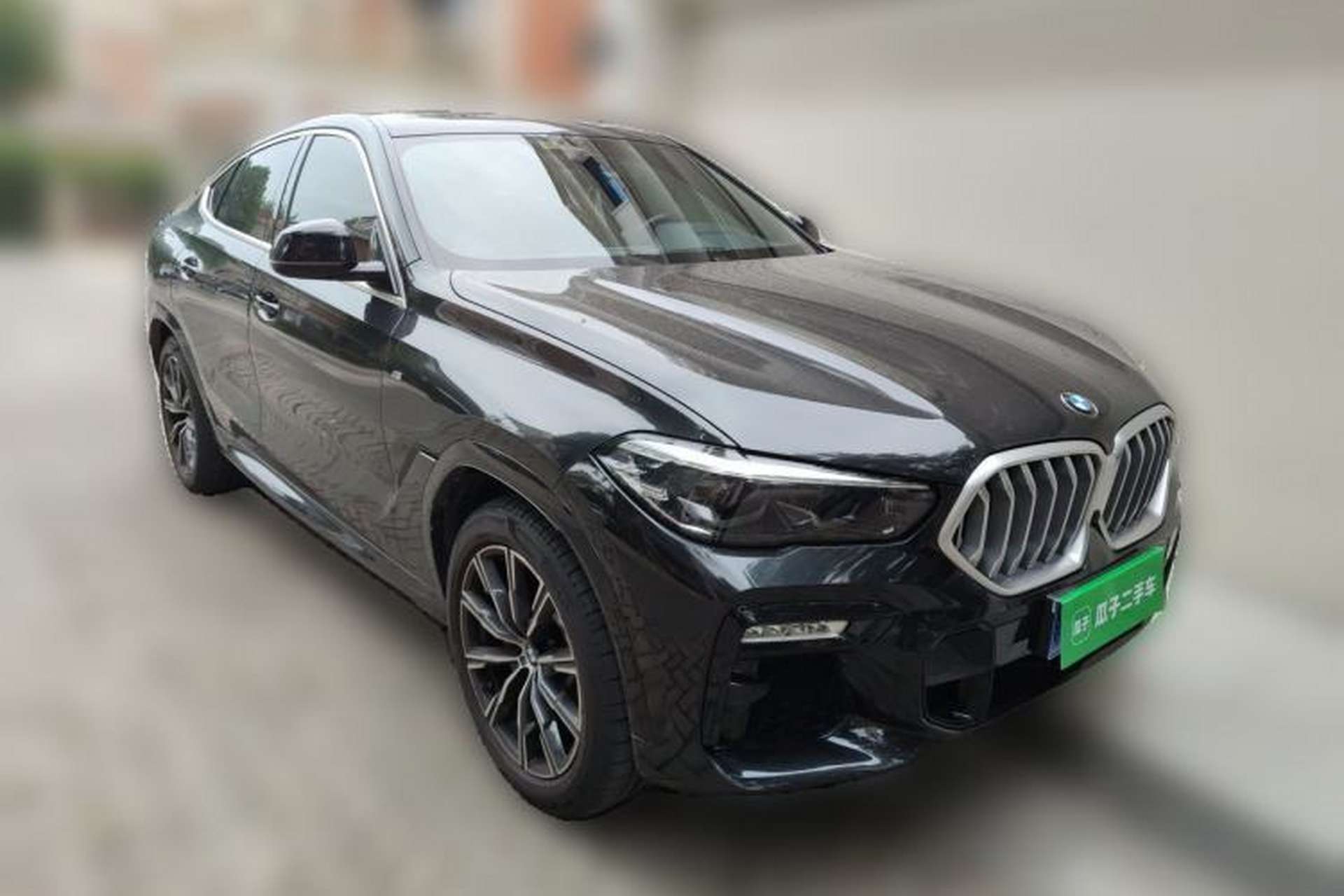 Used BMW X6 2021 xDrive30i M Sport Package Front Right 45 Deg