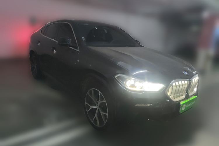 Used BMW X6 2021 xDrive40i Luxury Model with M Sport Package Front Right 45 Deg