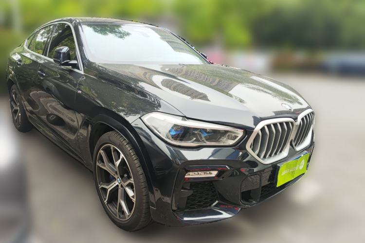 Used BMW X6 2021 xDrive40i Luxury Model with M Sport Package Front Right 45 Deg