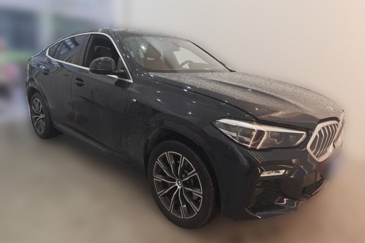 Used BMW X6 2021 xDrive30i M Sport Package Front Right 45 Deg