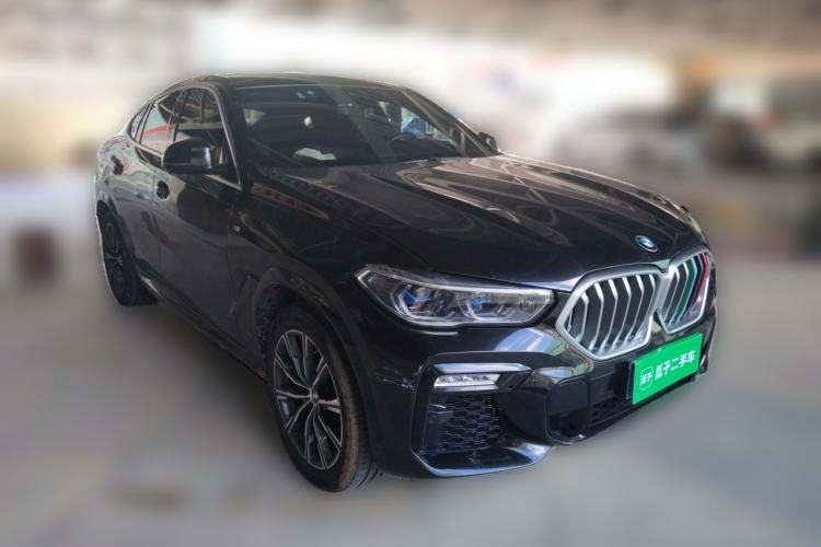 Used BMW X6 2021 xDrive40i M Sport Package Front Right 45 Deg