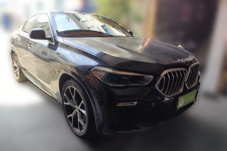 Used BMW X6 2021 xDrive40i Luxury Model with M Sport Package Front Right 45 Deg