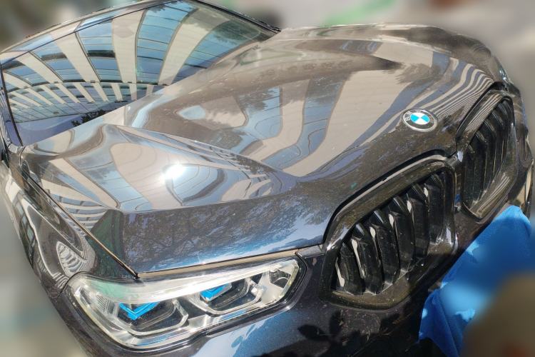 Used BMW X6 2021 xDrive40i M Sport Package Front Right 45 Deg