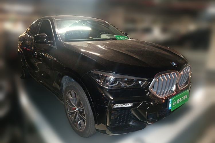 Used BMW X6 2021 xDrive30i M Sport Package Front Right 45 Deg