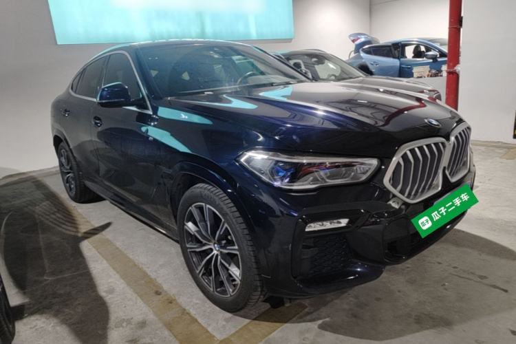 Used BMW X6 2021 xDrive40i M Sport Package Front Right 45 Deg
