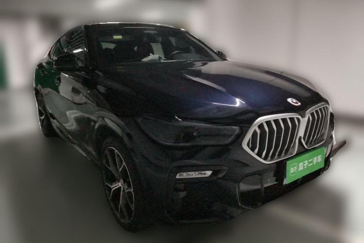 Used BMW X6 2021 xDrive40i Luxury Model with M Sport Package Front Right 45 Deg