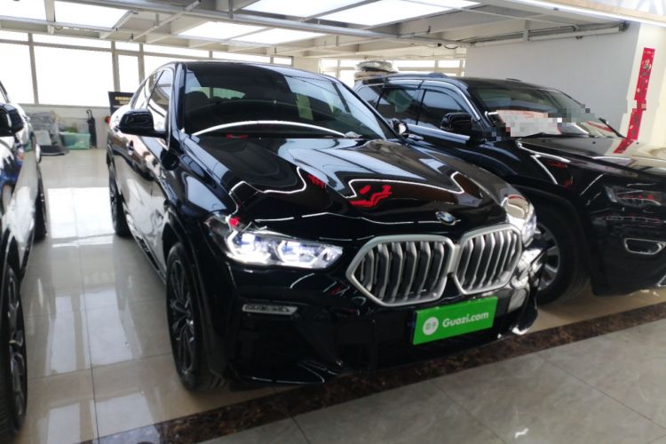 Used BMW X6 2021 xDrive40i M Sport Package Front Right 45 Deg