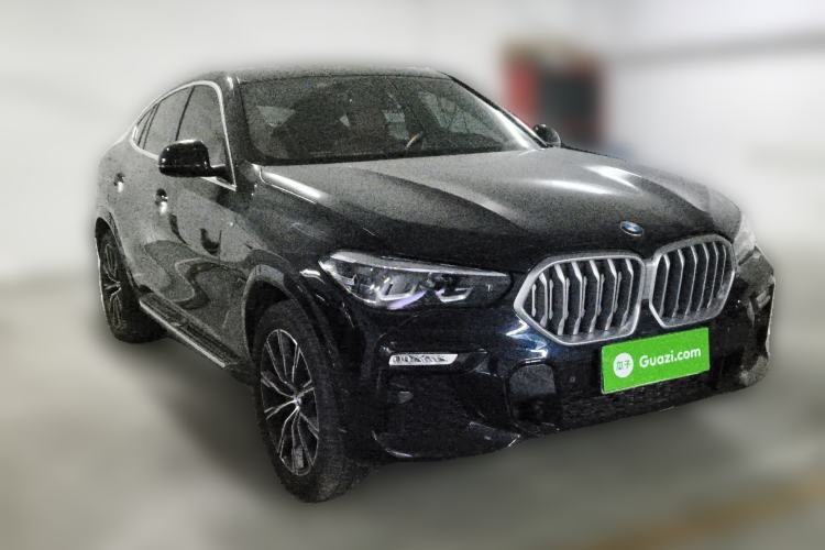 Used BMW X6 2021 xDrive30i M Sport Package Front Right 45 Deg