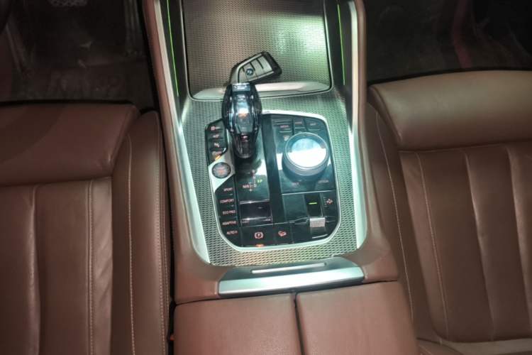 Used BMW X6 2021 Restyled xDrive40i Luxury Version M Sport Package Gear Lever