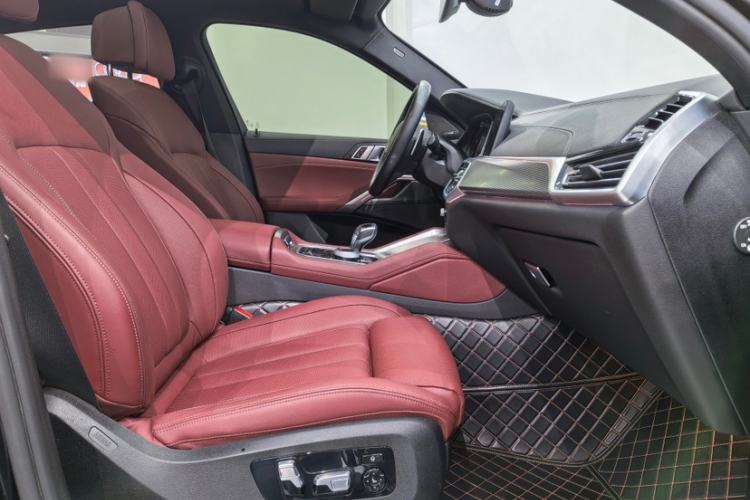 Used BMW X6 2021 xDrive40i Luxury Model with M Sport Package Interior 11