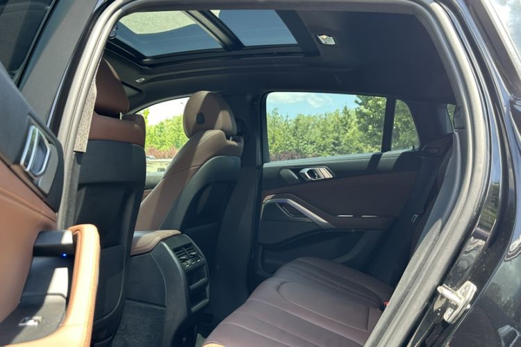 Used BMW X6 2021 xDrive40i M Sport Package Interior 11