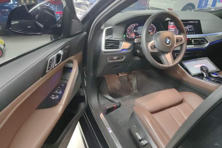Used BMW X6 2021 xDrive40i M Sport Package Interior 3