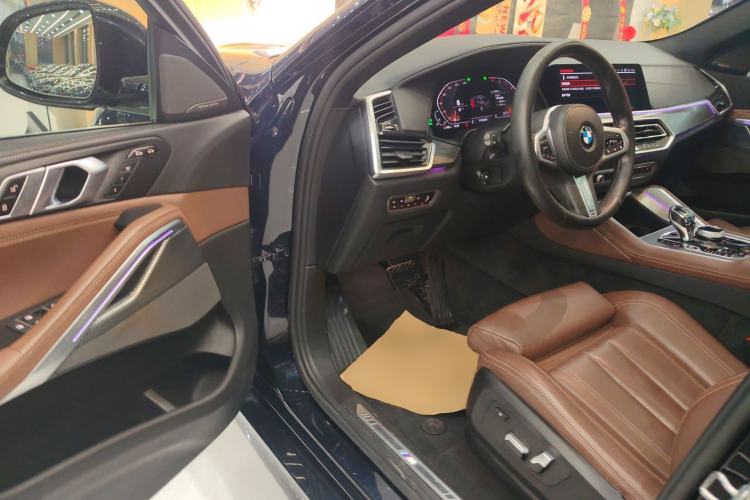 Used BMW X6 2021 xDrive40i M Sport Package Interior 3