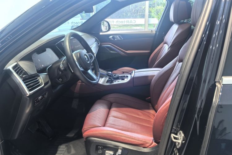 Used BMW X6 2021 Restyled xDrive40i Luxury Version M Sport Package Interior 4