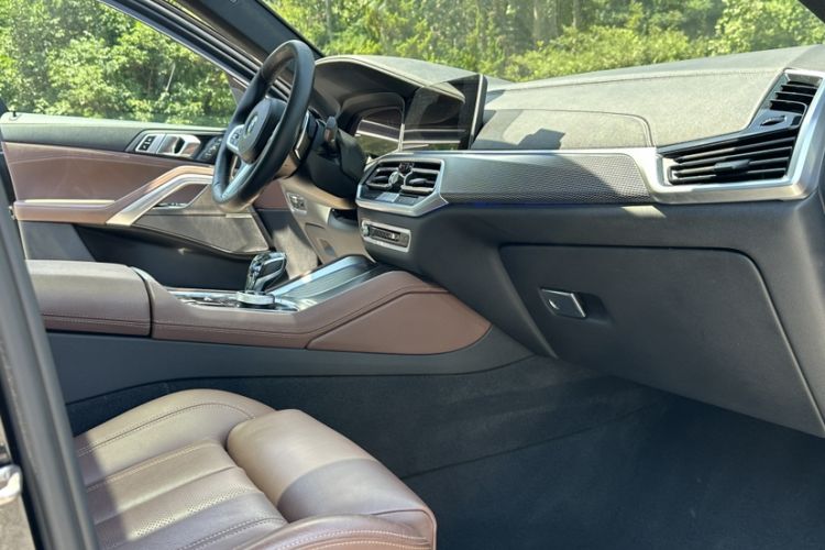 Used BMW X6 2021 xDrive40i M Sport Package Interior 5
