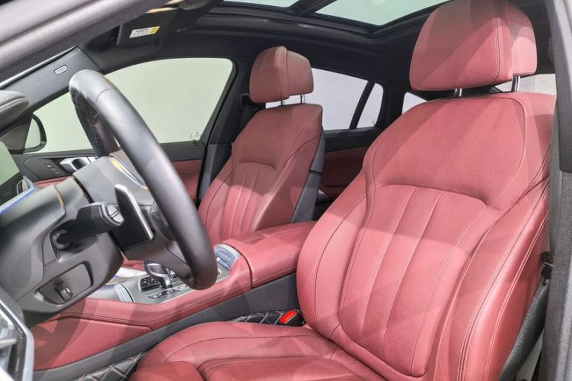 Used BMW X6 2021 xDrive40i Luxury Model with M Sport Package Interior 9