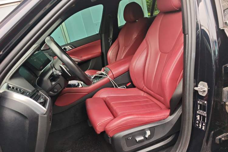 Used BMW X6 2021 xDrive40i M Sport Package Left Front Seat