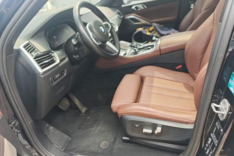 Used BMW X6 2021 xDrive40i M Sport Package Left Front Seat