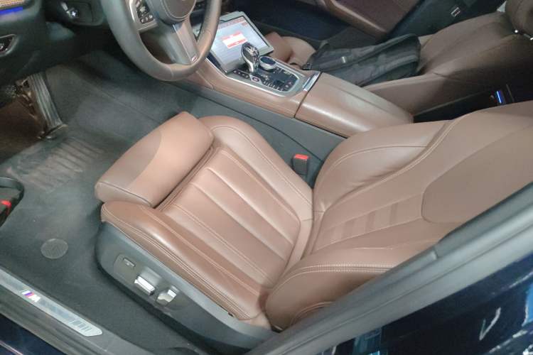 Used BMW X6 2021 xDrive40i M Sport Package Left Front Seat